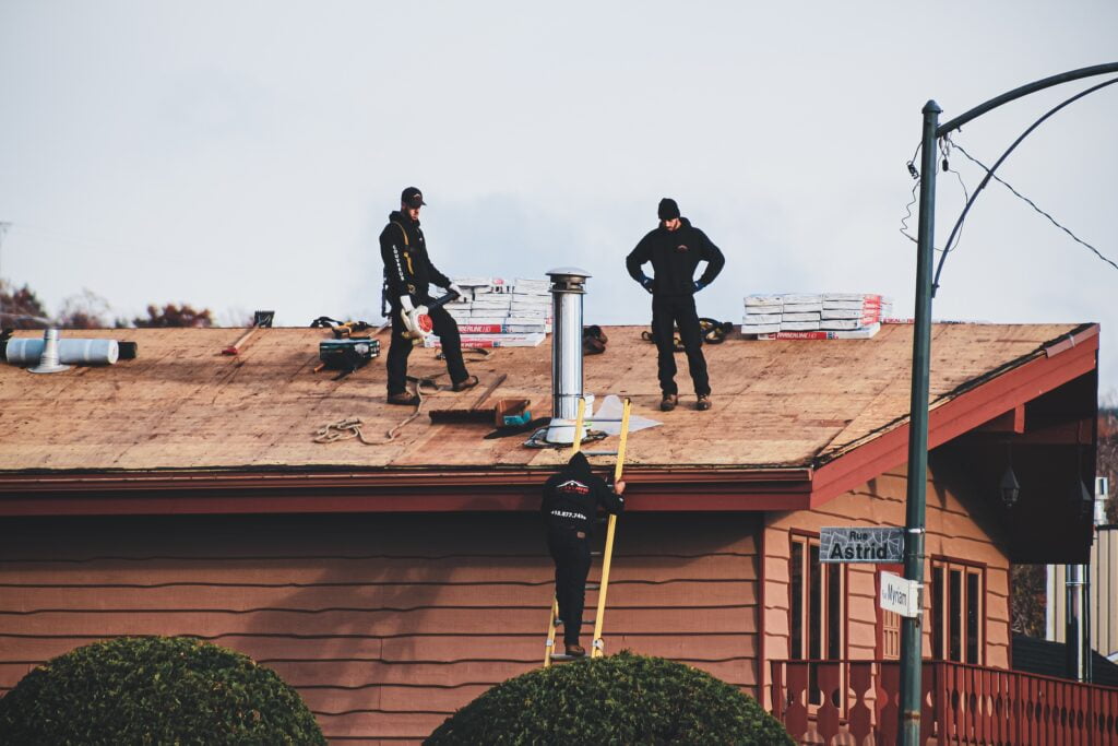 Things Homeowners Need to Know about Roof Problems